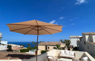 Luminosa villa con vistas al mar en Cala Moraig - Foto 1