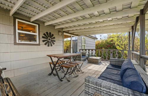 Spacious Family Home with Garage Game Room and Office! - Photo 3