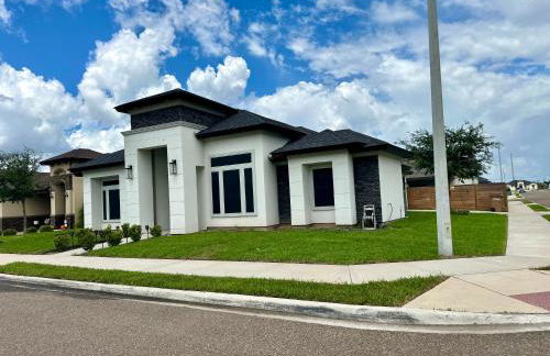 Modern coziness at its best! - Photo 3