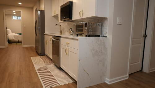 Ultra Luxe 2B Basement Apartment - Foto 3