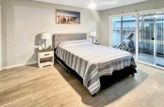 Beautiful Home & Pool - Photo 11