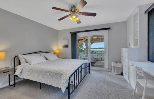 Lake Front Home with Pool and Stunning Views - Foto 27