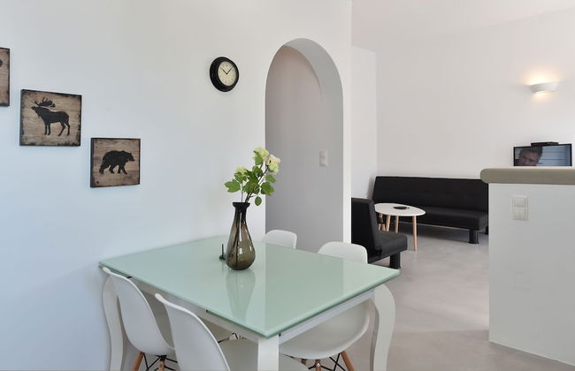 The Local House - Photo 19