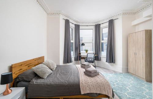 Modern 2Bed North London Flat by D3 Short Stay, Sleeps 6, Private Yard - Foto 20