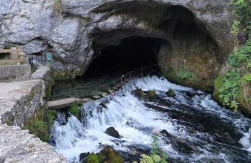 3 pièces spacieux plein centre, parking,clim, terrasse, jardin - Foto 43