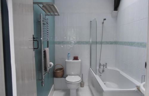 Manor House Annex - Sleeps up to 6 People - Photo 32