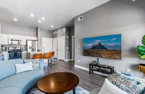 Penthouse Apt - PoolGymHotTubPkg - View! - Foto 18