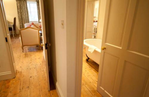 Old Coastguards - Stunning Historic Cottage - Photo 15