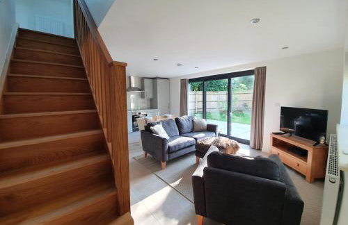 Idyllic village, gateway to the Cotswolds, nr pub - Photo 6