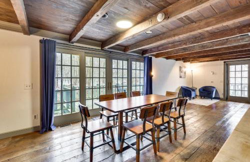 Timeless Winesburg Farmhouse with Deck - Foto 7