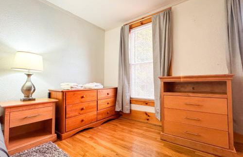 Manchester -Queen beds - Mins to MHT - W/D in Unit - Foto 28