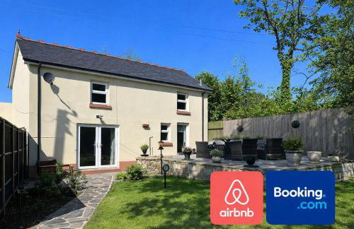 Gardener's Cottage Carmarthenshire Sleeps 5 - Foto 1