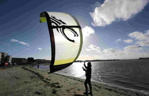 Spacious 5-Bedroom Victorian House Near Sandbanks - Sleeps 14, Parking & Garden - Foto 31