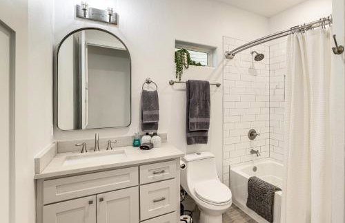 Hot Tub, Fire Pit! High-End Cedar Creek Lake Haven - Foto 19