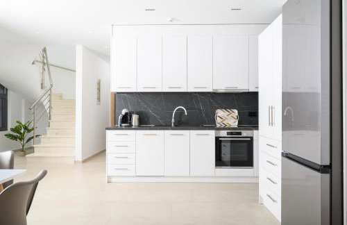 Petrus Luxury Villas in Old Hersonissos - 3 Bedrooms & 3 Bathrooms - Foto 17