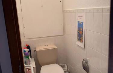 Studio Embrun à 10 mn à pied plan d eau de 2 à 4 personnes sans linge de lit ni serviettes situé 3 chemin de chadenas - Photo 4