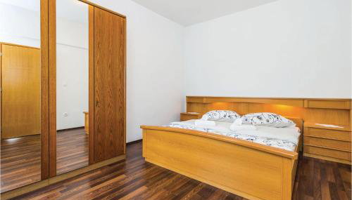 Gorgeous Apartment In Lukovo Sugarje - Foto 5