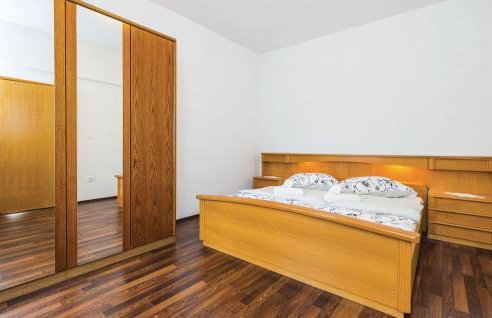 Gorgeous Apartment In Lukovo Sugarje - Foto 5