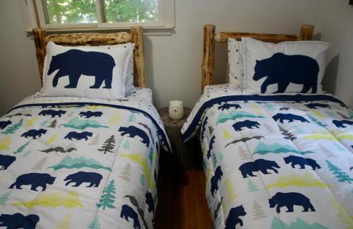 Escape to a 3-Bedroom Cabin in Lower Catskills - Foto 22