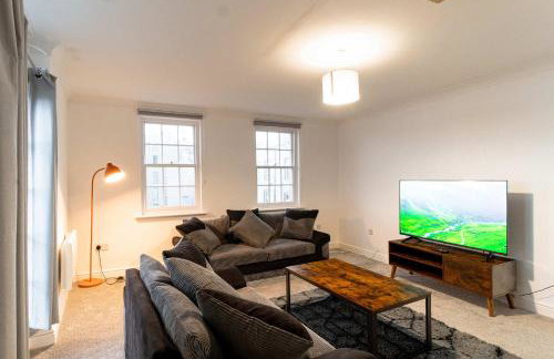 Lovely 2 Bed Harbourside Apartment with Sea Views - Photo 8