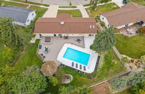 Relax! Pool/HotTub/TheaterRoom/Sleeps 15! - Foto 1