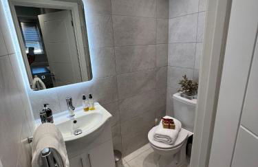 Aisiki Apartments at Stanhope Road, North Finchley, Airconditioned Multiple 2 or 3-Bedroom, Pet Friendly Duplex Flats, King or Twin Beds with Free WiFi - Foto 69