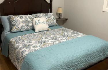 Charming 2-Bedroom House for a Peaceful Getaway - Foto 13