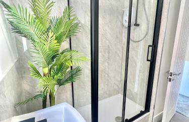 Luxury Modern House, Free Driveway Parking and Garden! Fully Equipped, Sleeps 6 Guests - Foto 23