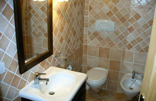 CASA MUGHETTO R5055 WiFi, seafront, private sea access, swimming pool - Foto 75