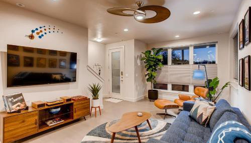 Elegant Townhome Near Old Town, Breweries and River! - Foto 2