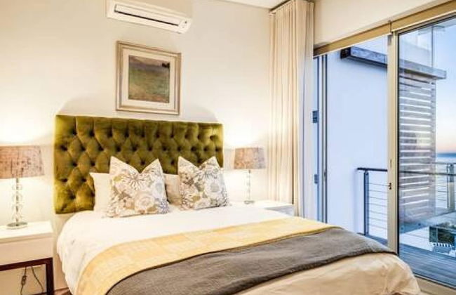 Immaculate Camps Bay Villa w Jacuzzi Views Pool Villa Grenache - Photo 58