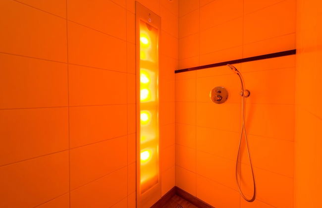 Cozy Group Stay w/ Fireplace - Foto 12