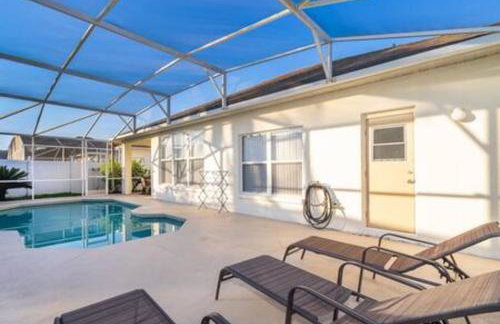 Newly Renovated Close to Disney w Private Pool - Foto 20