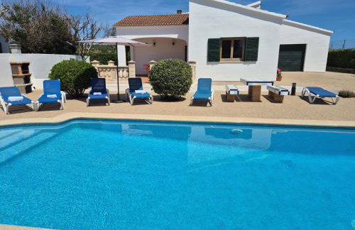Villa con piscina privada Cala en Blanes, Menorca - Photo 1