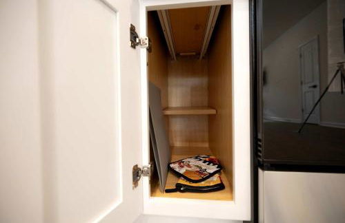 4 Min to Downtown - 10 to Elon - Washer and Dryer - Foto 38