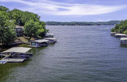 6bedrooms, ramp boat dock slips water toys, nice cove area - Foto 31