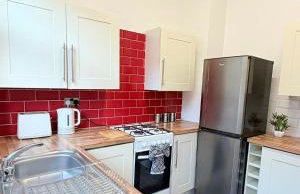 Deepdale House - Comfortable 2 Bedroom Home near Major Attractions in Preston - Photo 4