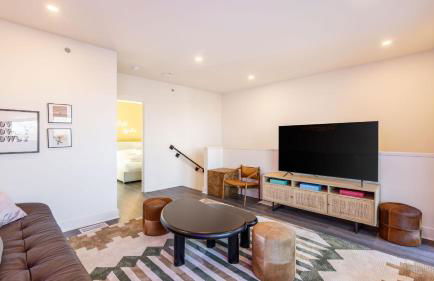 36 Guests on Music Row Bachelorette Suites Glam Room 5 Minutes to Downtown - Foto 60