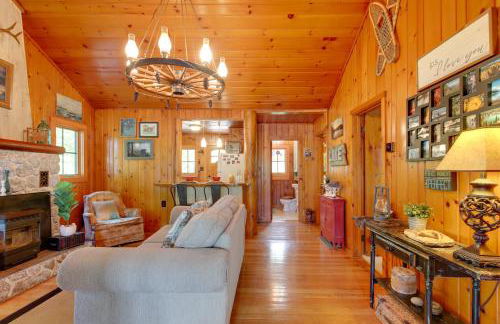 Lakefront Cabin with Private Dock and Fire Pit! - Foto 5