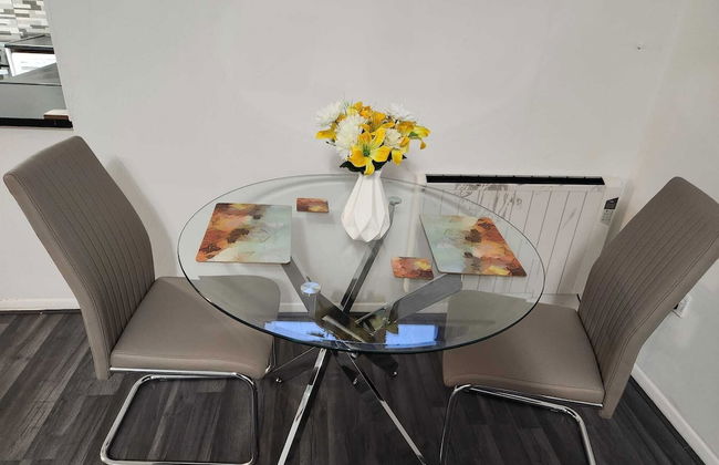 Grays Apartment With City Views Lakeside Shopping - Photo 14