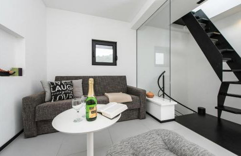 Awesome Home In Dragove With Wifi - Foto 5