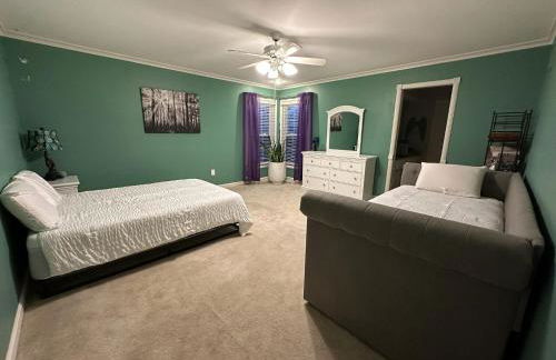 World Cup Ready - Spacious 5-Bedroom Home with Pool, Hot Tub, and Outdoor TV - Foto 31