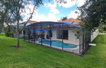 Cheerful 4bed 3bath with pool home near Disney - Foto 1