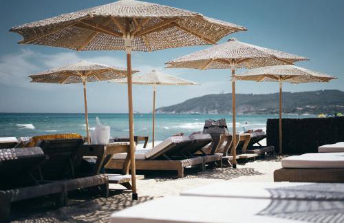 GASETIENNE Mazet T2 dans domaine avec piscines et tennis - Photo 13