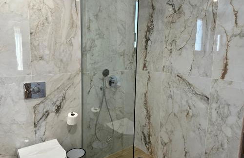 Skyline Iconic Villa - Photo 36