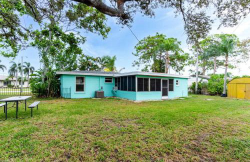 Lemon Bay Hideaway, Retro Beach Bungalow - Foto 23