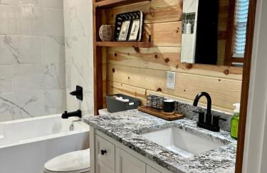 Livin on the Edge Cabin in Albert Pike, Beautiful! - Foto 25