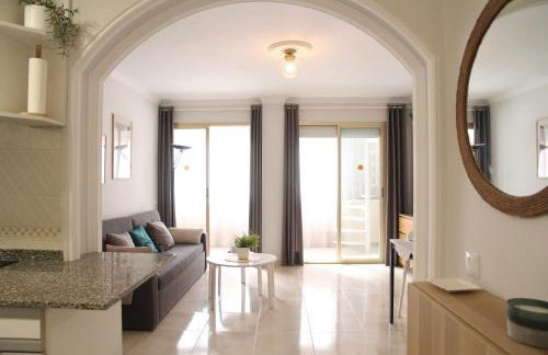 La Perla Apartment, Paradis Park, La Pineda - Ático 1ª línea - Solarium - WiFi - Piscina - Foto 11