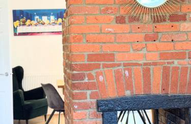 New Spacious 4 Bedrooms 5 Beds House Sleeps 8! - Foto 51