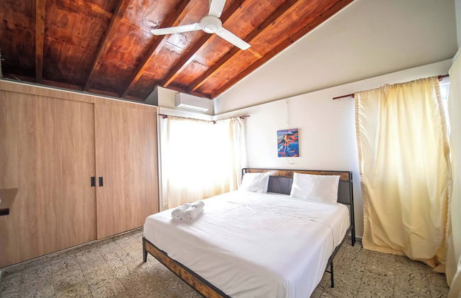 Colonial 2BR Apartment 2mins Walk to Beach! - Foto 2